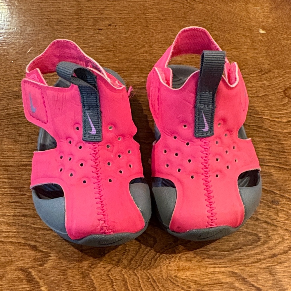 Nike Kids Bright Pink and Gray Sandals
